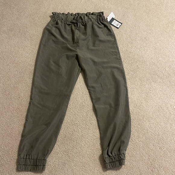Olive green pants for girls - Picture 1 of 5